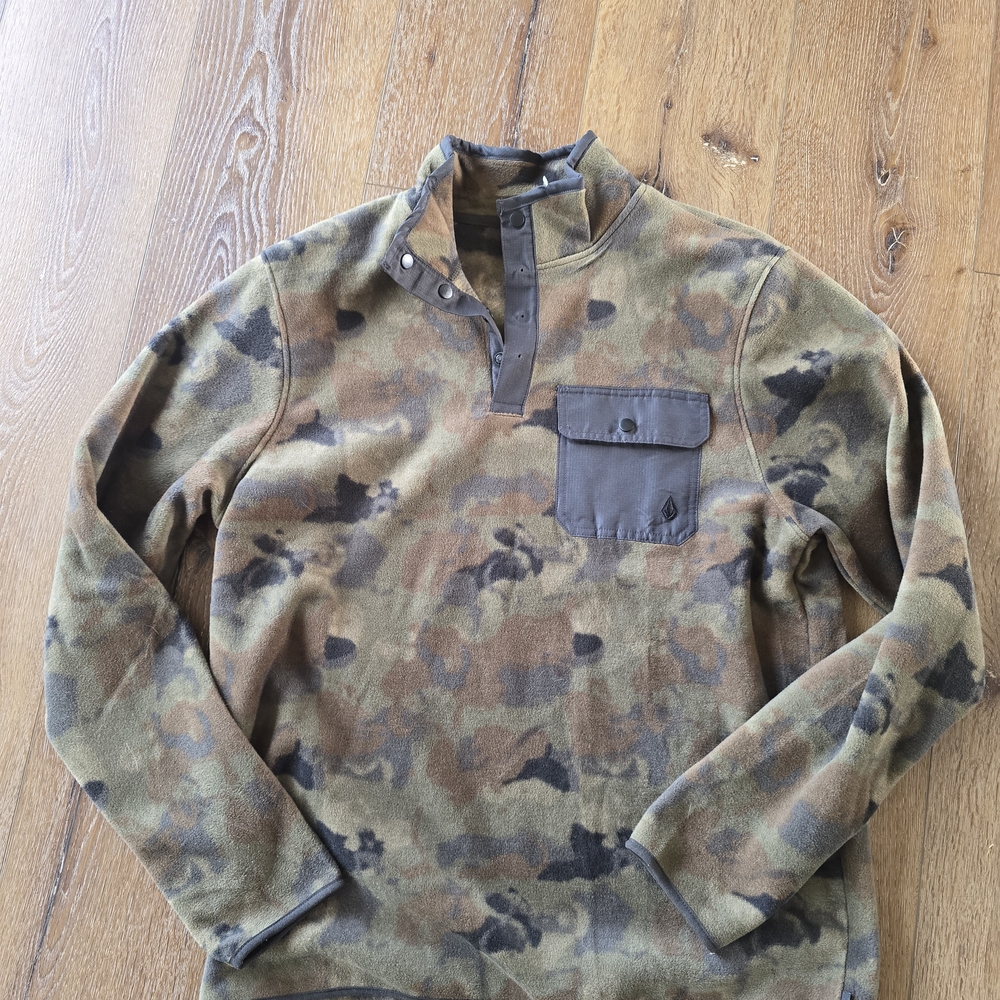 NWOT Volcom Camouflage Snap-Front Sweatshirt